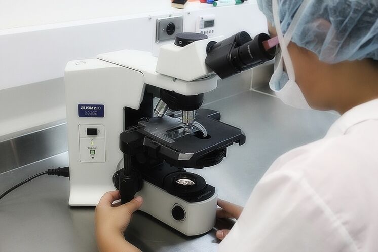Histološki pregled papilomskih tkiv za prisotnost malignih celic